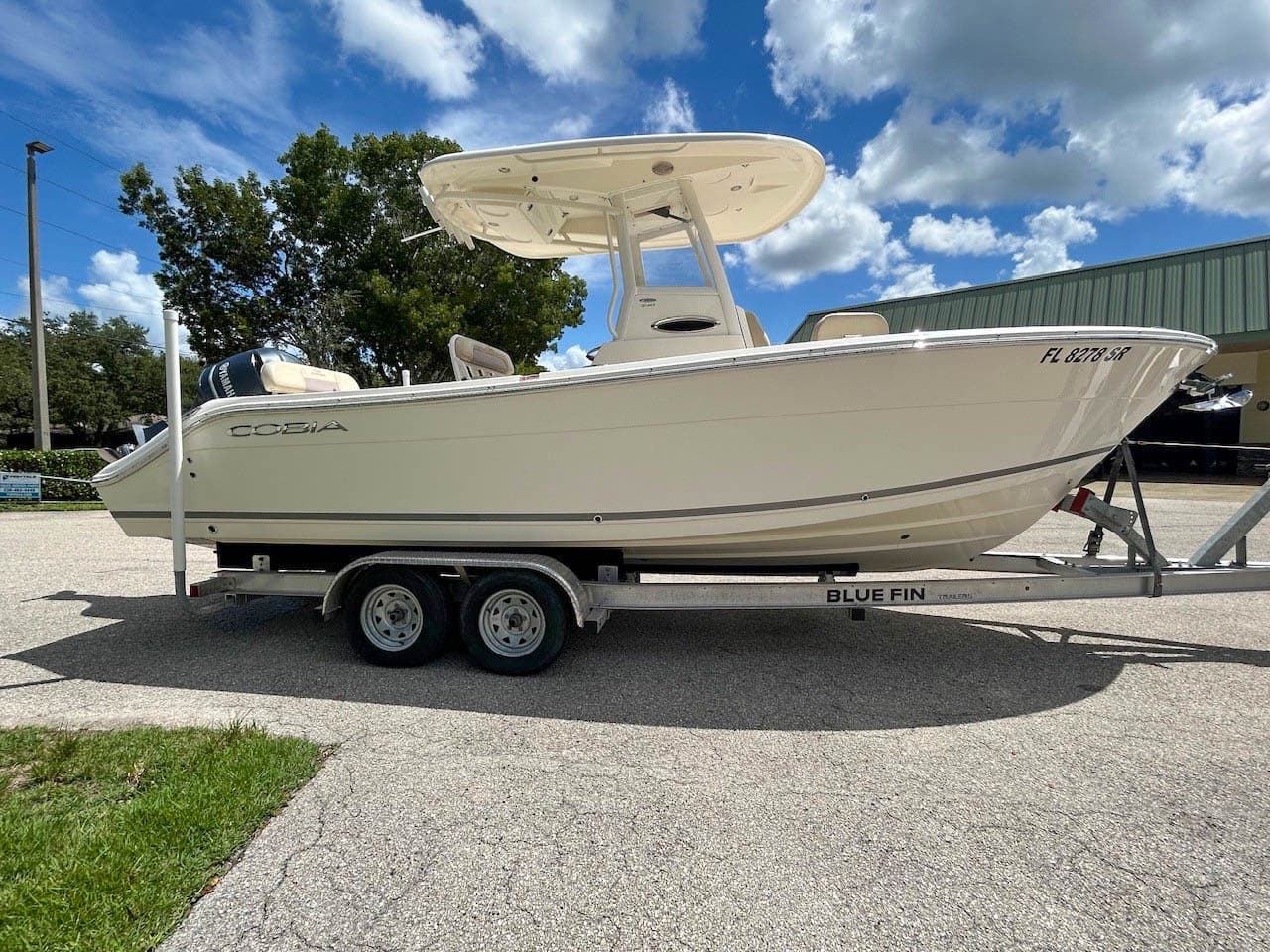 2019 Cobia 240 CC
