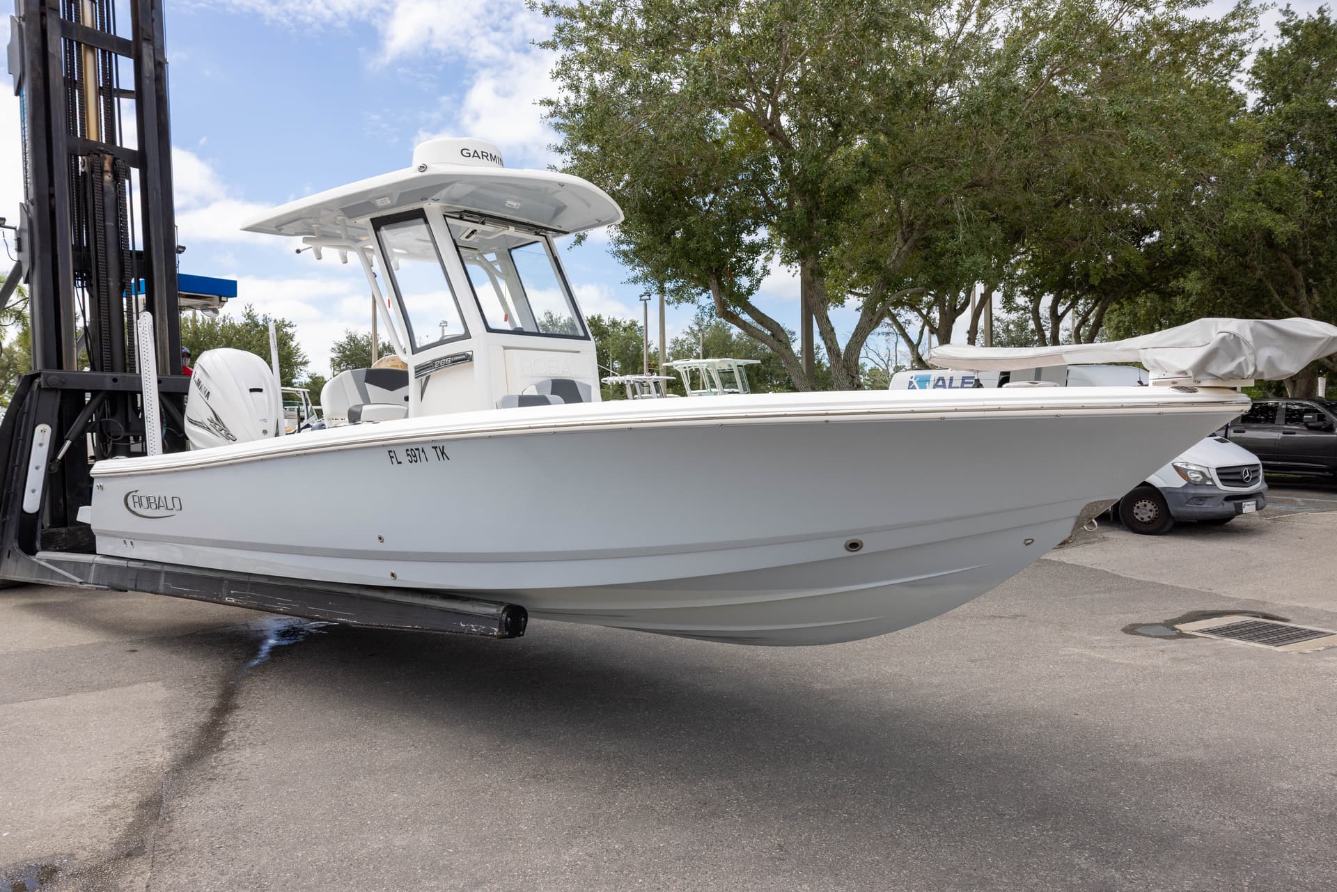 2023 Robalo 266 Cayman