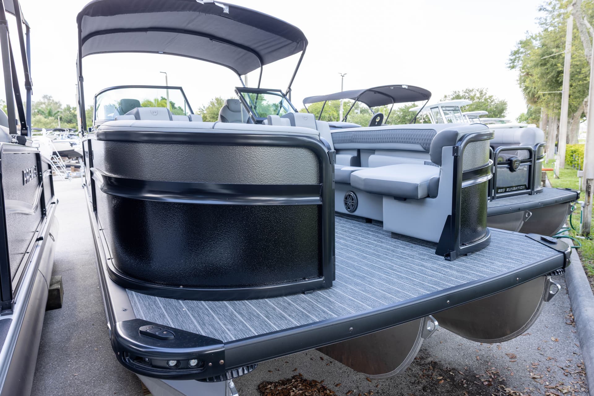 2026 Premier 230 Solaris Sport