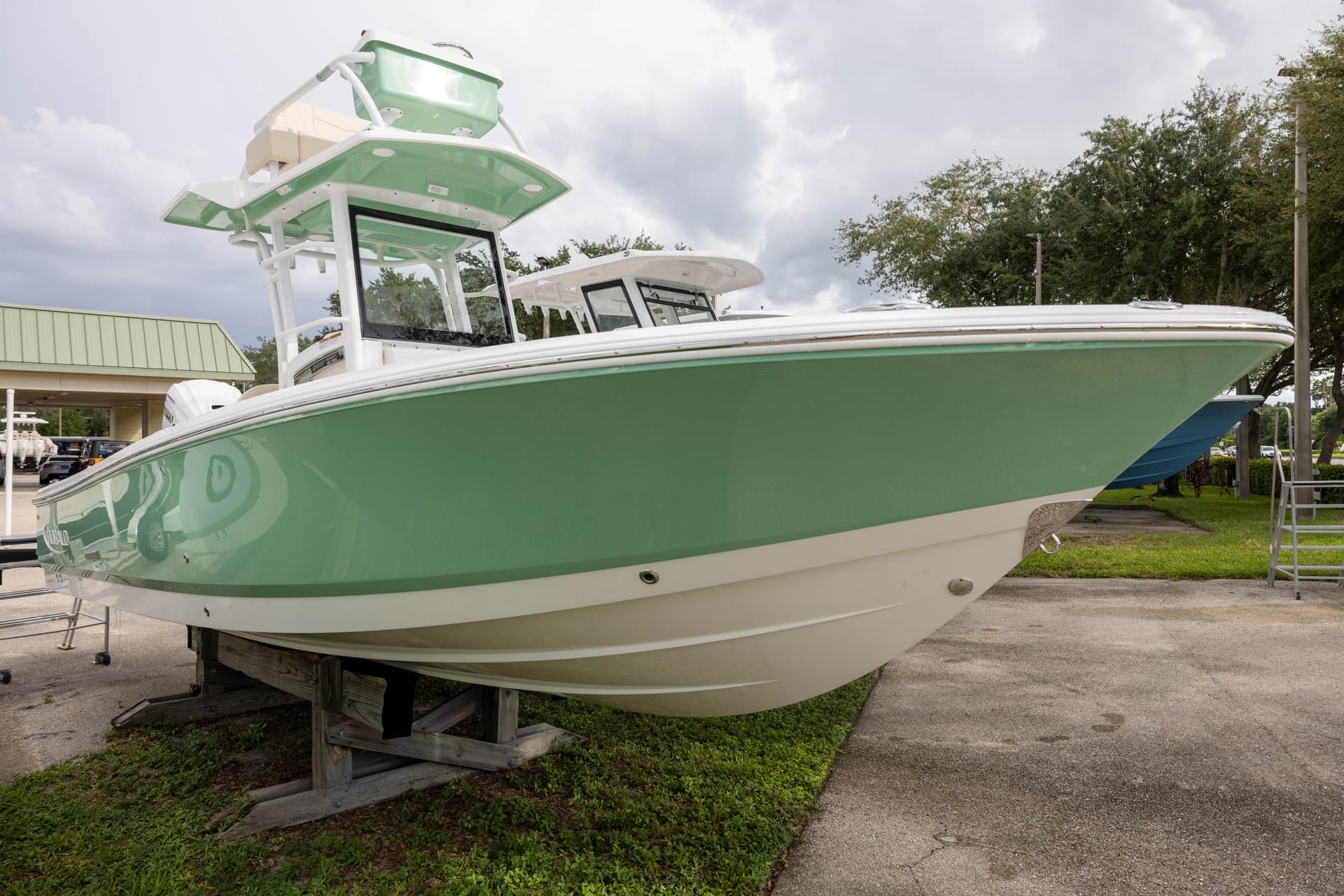 2027 Robalo 266 Cayman SD