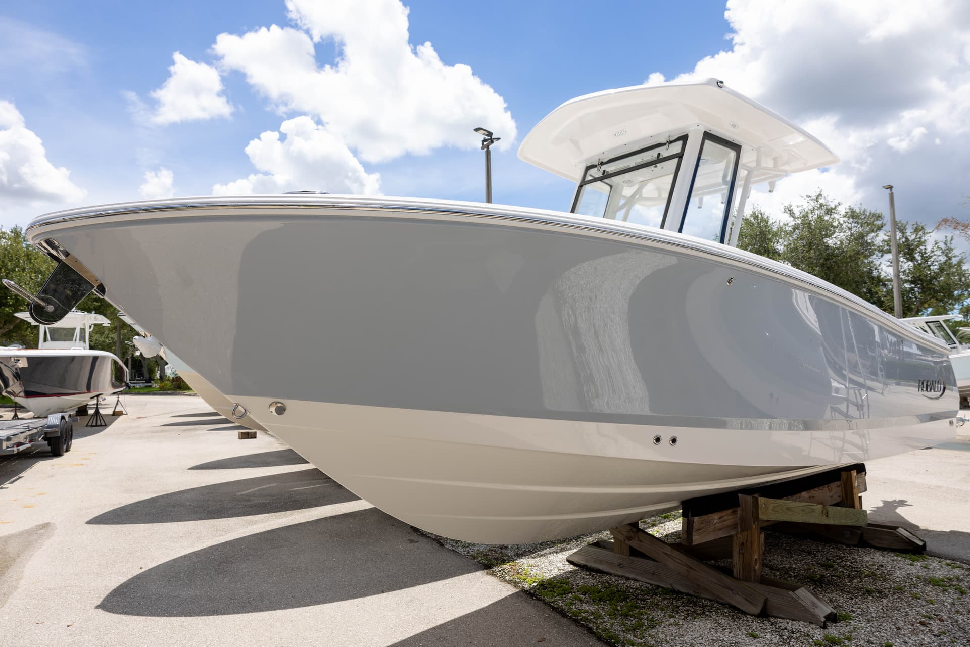 2027 Robalo R252 Explorer