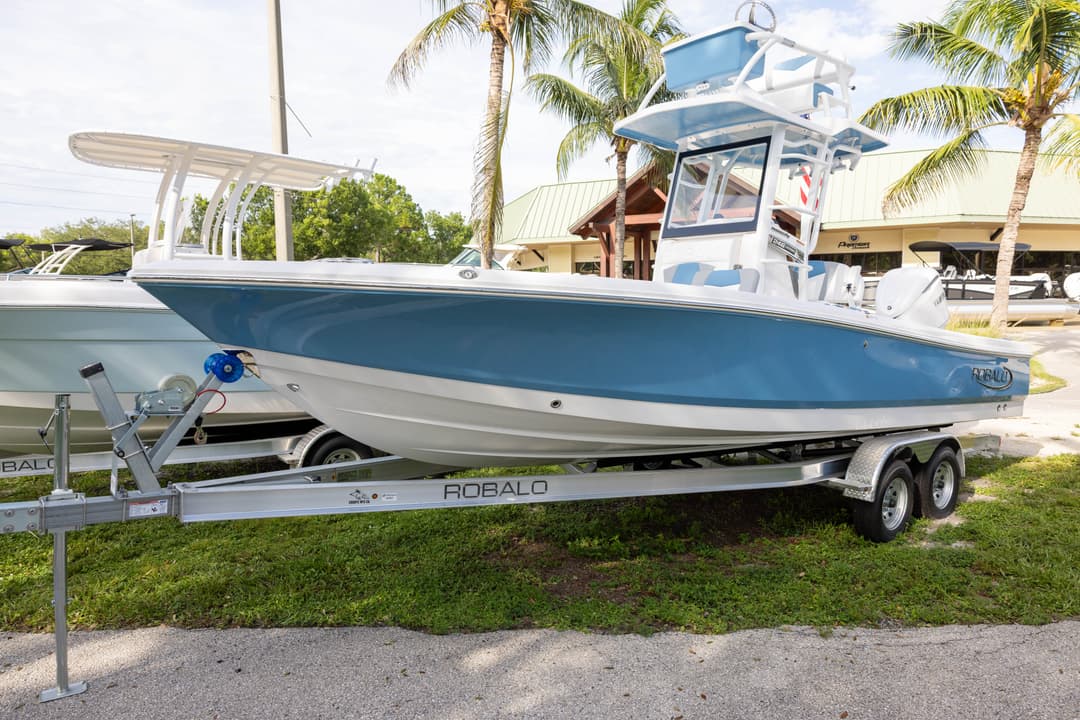 2026 Robalo 246 SD