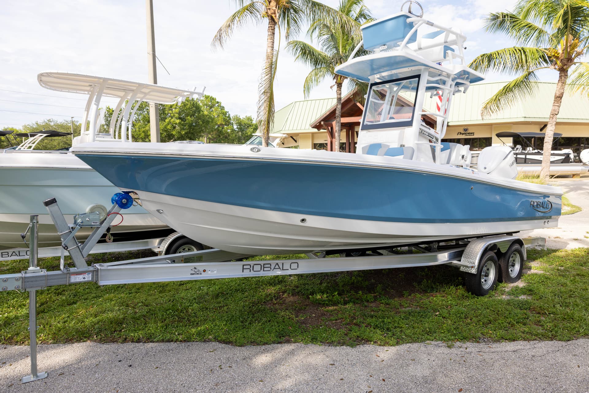 2026 Robalo 246 SD