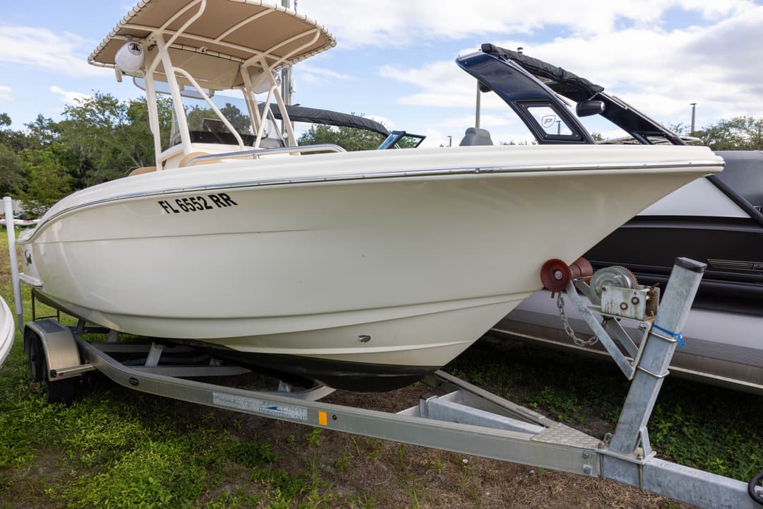 2018 Scout 215 XSF